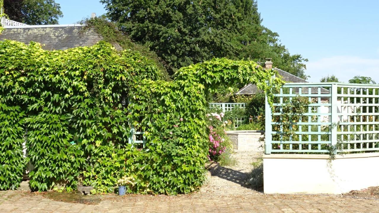 Apartmán Le Glycine A Manoir Sainte Cecile Juvigny-Val-d'Andaine Exteriér fotografie